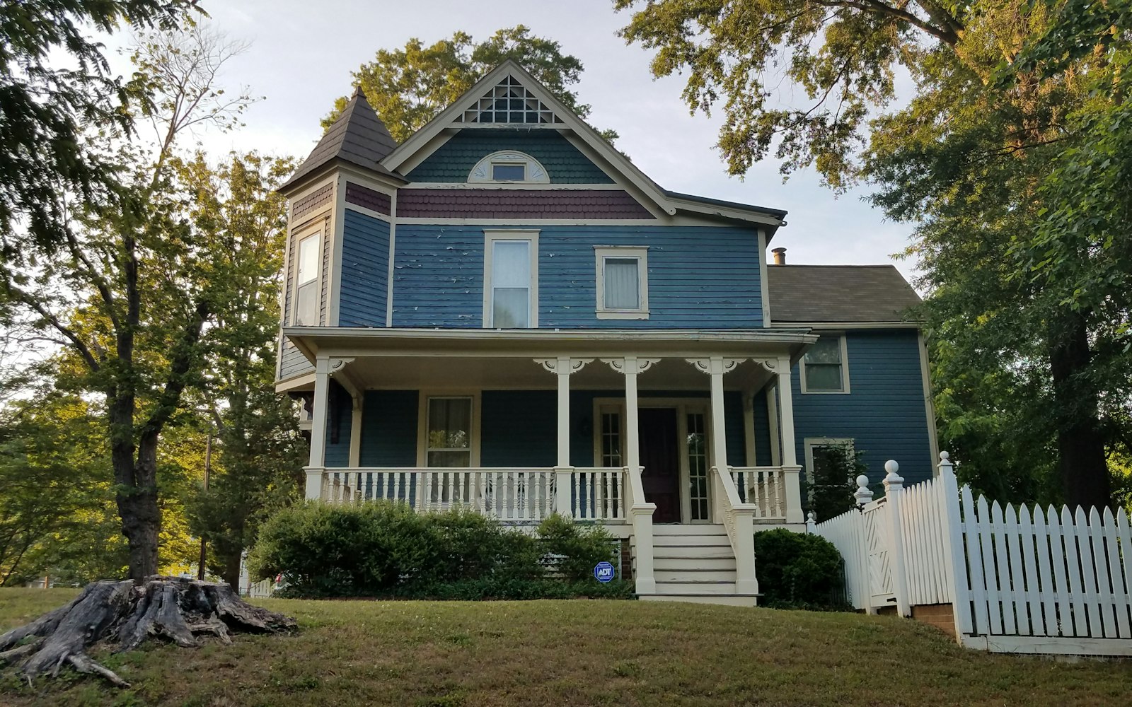 Queen anne victorian house