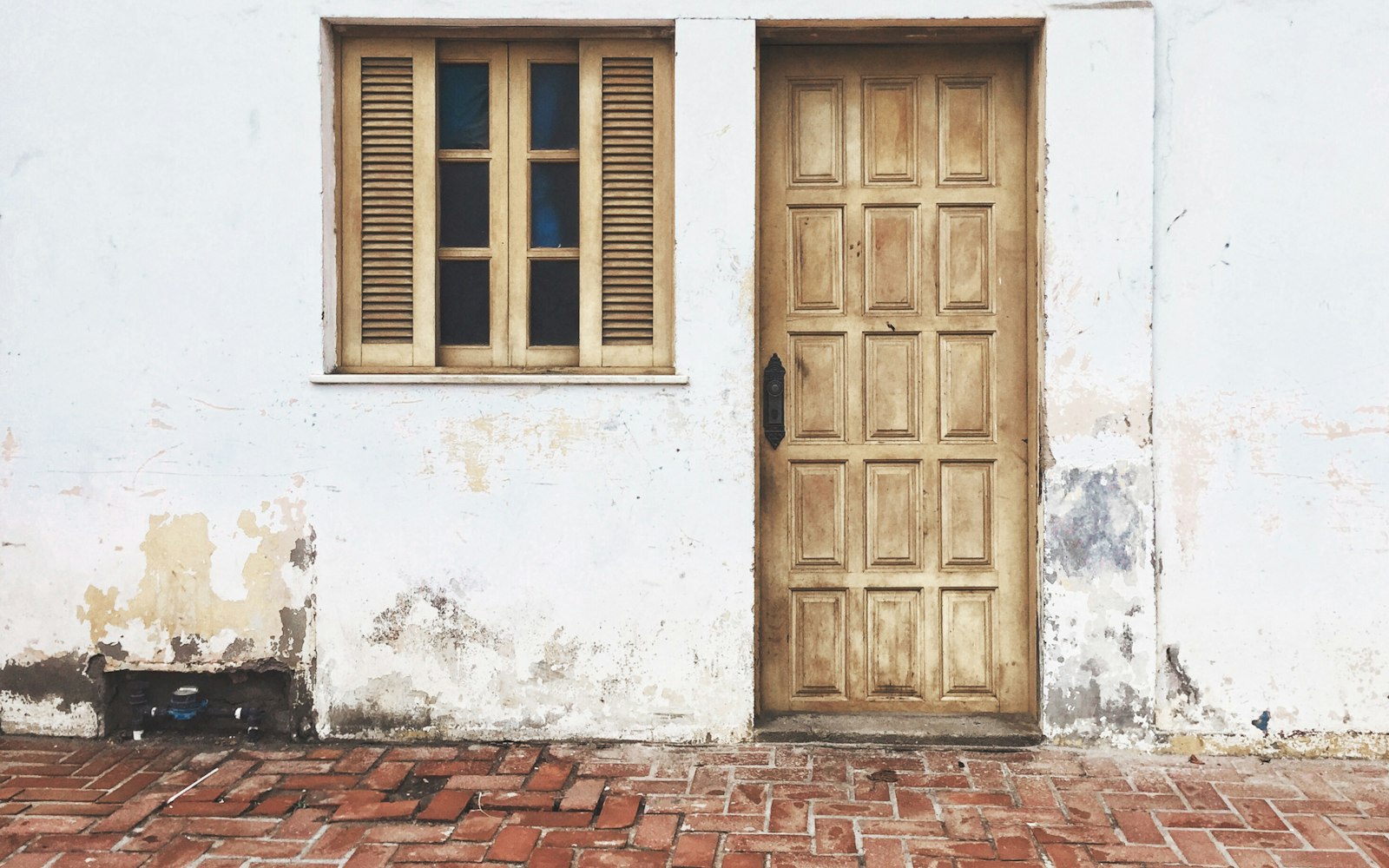 Old house wooden door